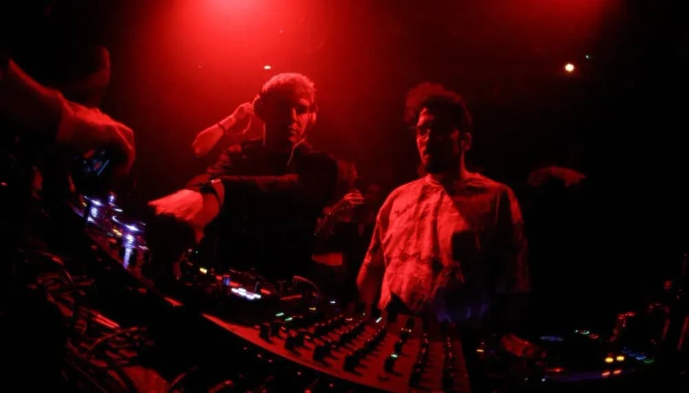 Слайд из фотографий школы Pioneer DJ School