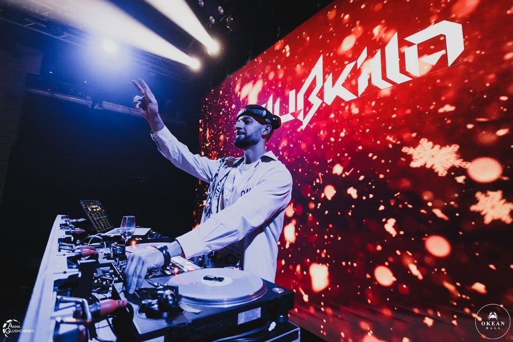 Слайд из фотографий школы Pioneer DJ School