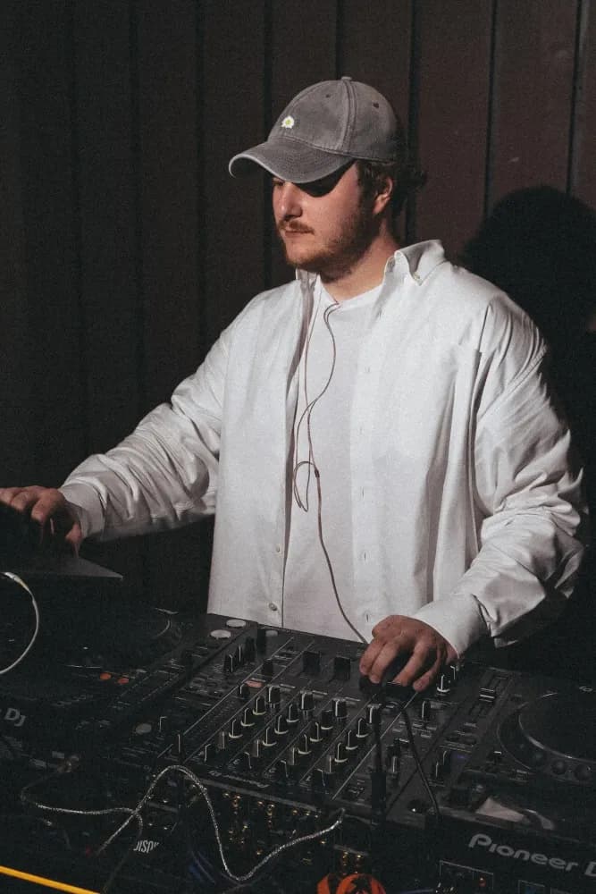 Слайд из фотографий школы Pioneer DJ School