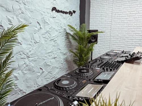 Фото Pioneer DJ School